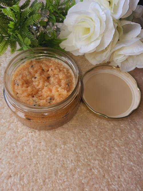 Intandokazi Sugar Body Scrub - Lavender and Rooibos  - 200g