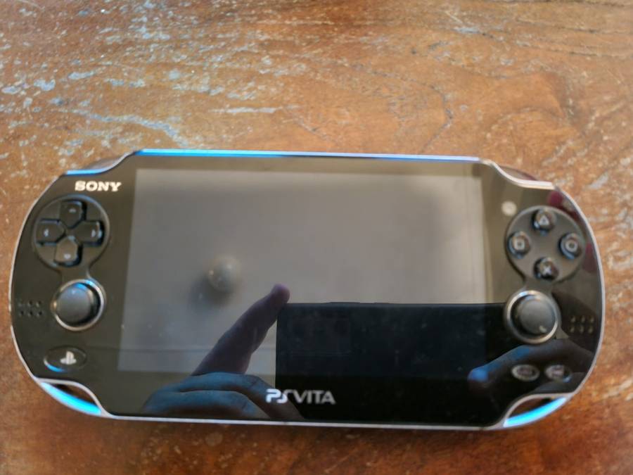Ps vita 1000 model working.