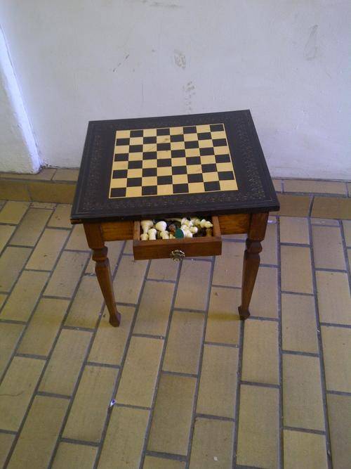 Chess Table IMMACULATE CONDITION