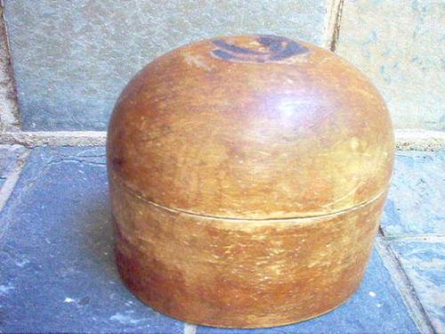OLD WOODEN HAT BLOCK
