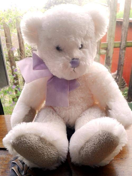 Super soft Anya - Russ Berrie Bear. Item no: 23154. Beautiful!