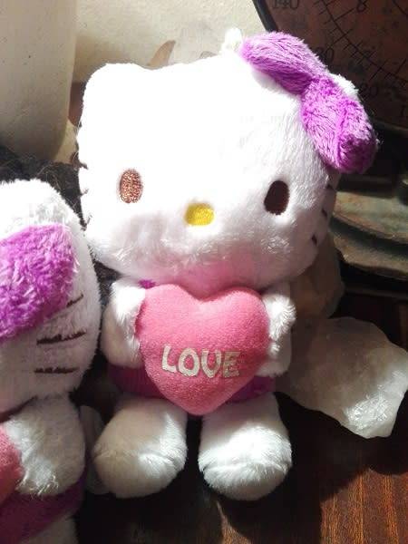2x Hello Kitty's with Pink Love Hearts.  Plush Toy Doll!