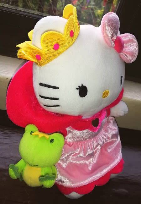 Hello Kitty, the Beautiful Princess with a Green Frog!  Super Plush Beanie Toy!  30cm.