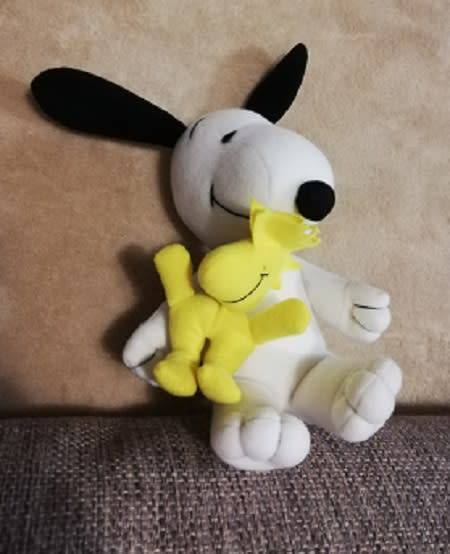 Happiness is a hug from Snoopy and Woodstock!  18cm.  Bargain!