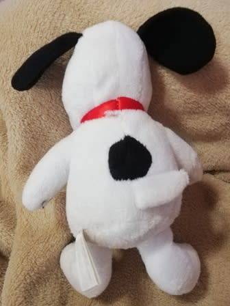 Happiness is a hug from Snoopy! 20cm. Bargain!