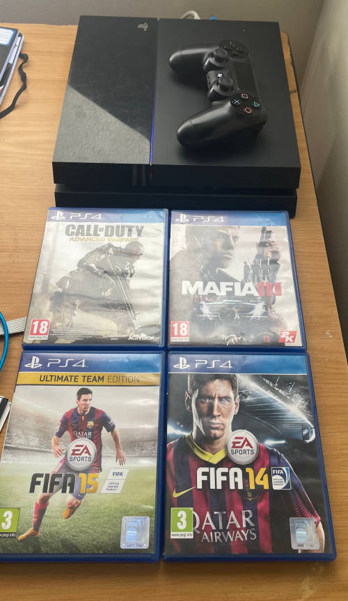 PLAYSTATION 4 500GB+ 4 GAMES (WITH ALL CABLES AND 1 CONTROLLER!!)