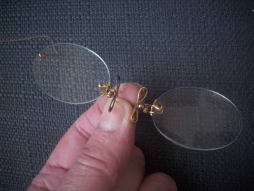 Vintage pince nez spectacles circa 1880 in stunning case!
