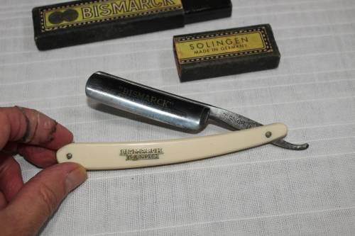 Vintage `Bismark` cuththroat razor - in unbelievable new condition!