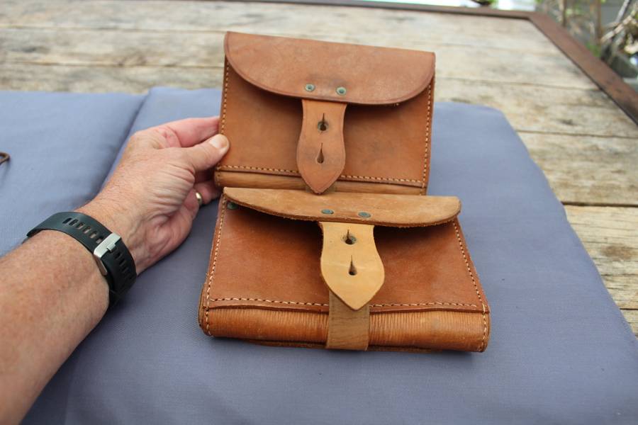 WORLD WAR II (1941) B.H & G LEATHER AMMO POUCHES X 2 !!