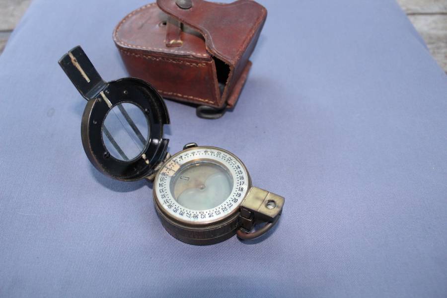 WWI British Officer`s Compass - 1916.....great find!......
