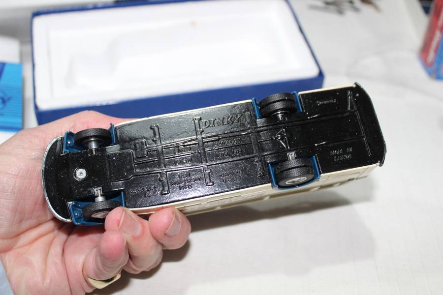 Dinky Collection - Mercedes Diesel Omnibus 1950 - unbelievable!!