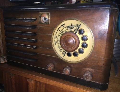 Wooden Midwest - Shortwave In Megacycles - Valve Radio (WORKING)