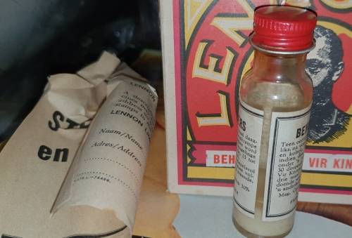 LENNON SE BEHOEDMIDDEL VIR KINDERS New - Old Stock - In Original Box