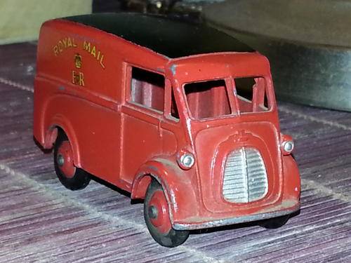 Dinky 260 Morris J Royal Mail Van 1:43