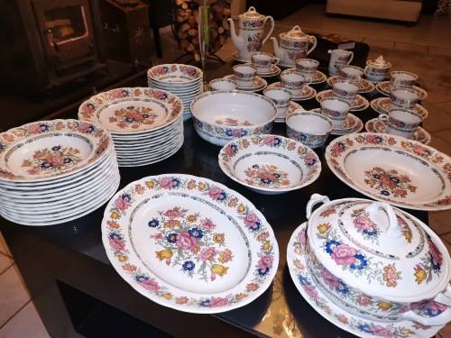 Pontesa full dinner set of 85 pieces