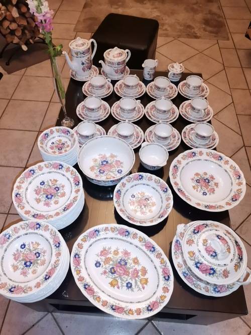 Pontesa full dinner set of 85 pieces