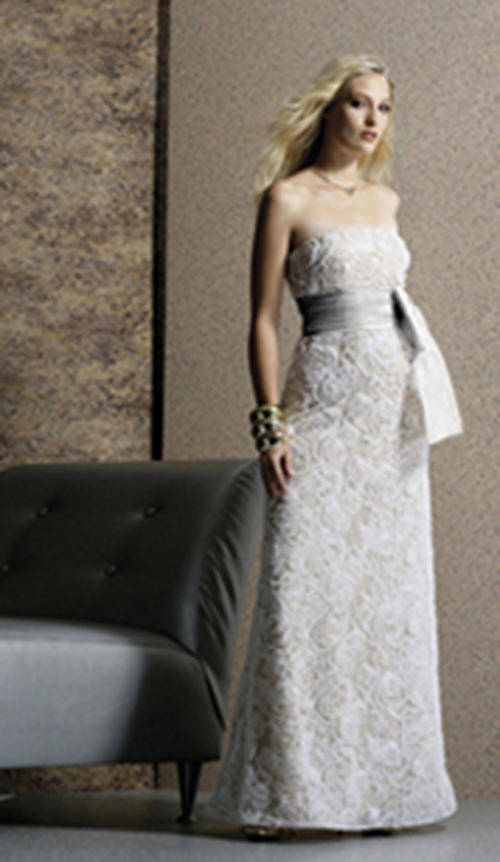 STUNNING LACE IVORY WEDDING DRESS