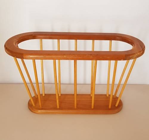 Mid-Century Modern / Retro Oval Spindle Magazine Rack (After Arthur Umanoff)