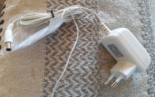 Still got an iPod? You'll need this charger/alarm!