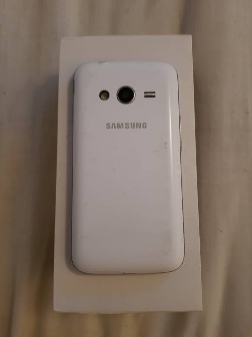Cell Phone Bundle (Samsung A3, Trend Neo, Huawei P8, Sony Experia)