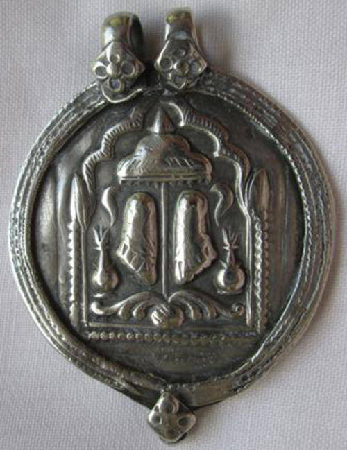 BOLD AND INTERESTING, HAND CRAFTED,  SILVER PENDANT, 14gr