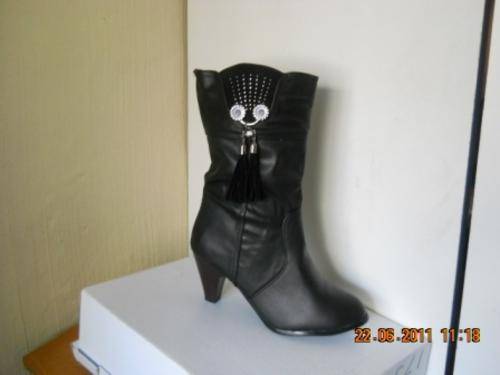 **** STYLISH SOTTO DESIGNER MID CALF BOOTS** SIZES 4-7 ** ONLY FROM DOCTORNERO!!!