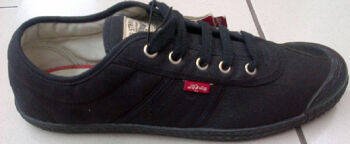 LEVI'S BLACK MONO KRUSH!!!!!CLEARANCE SALE