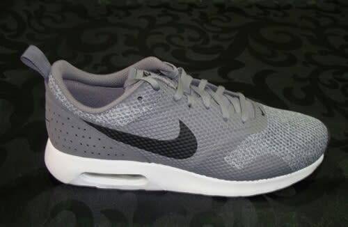 NIKE ORIGNAL AIR MAX TAVAS FOR MEN SIZE UK 6 (SA 6)!!!MARKET VALUE R1999.99