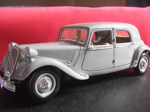 1:18 Maisto Citroen 15CV!!!!!   R1  START!!!!!