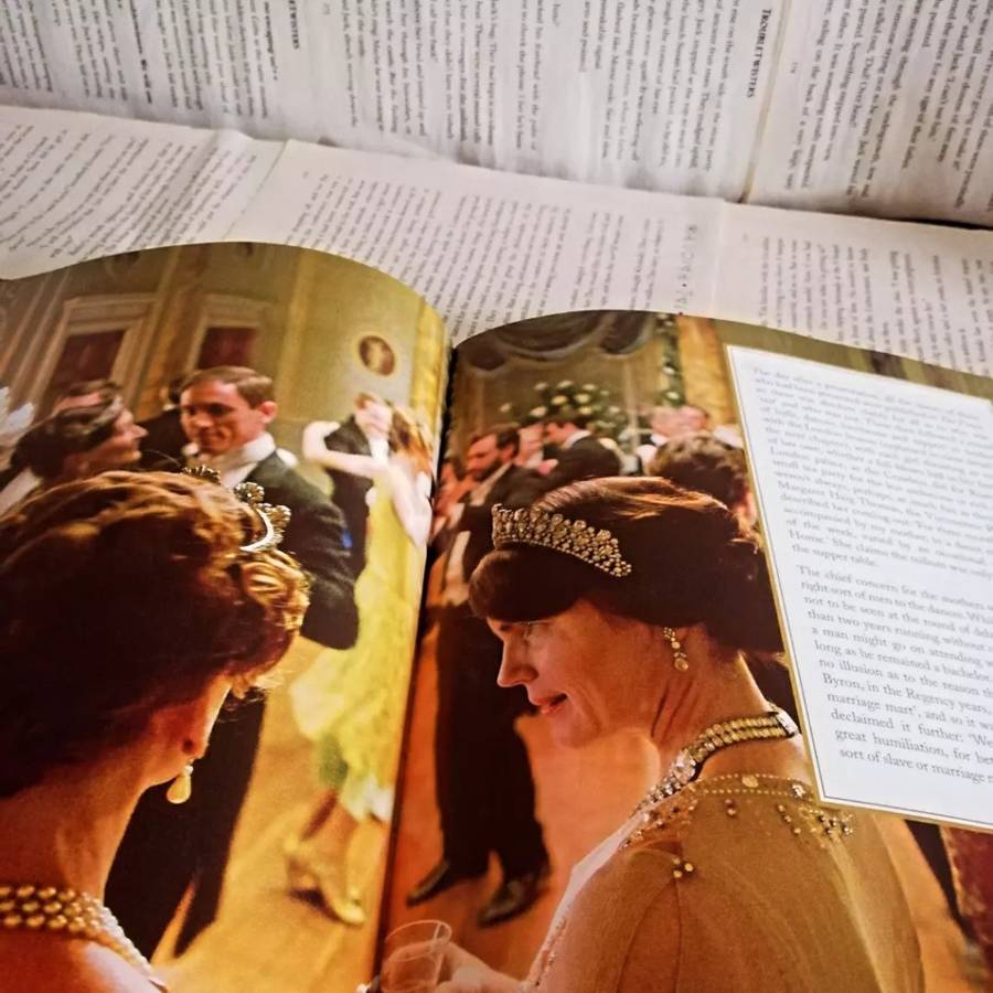 A Year in the Life of Downton Abbey: Seasonal Celebrations, Traditions, and Recipes by Jessica Fello