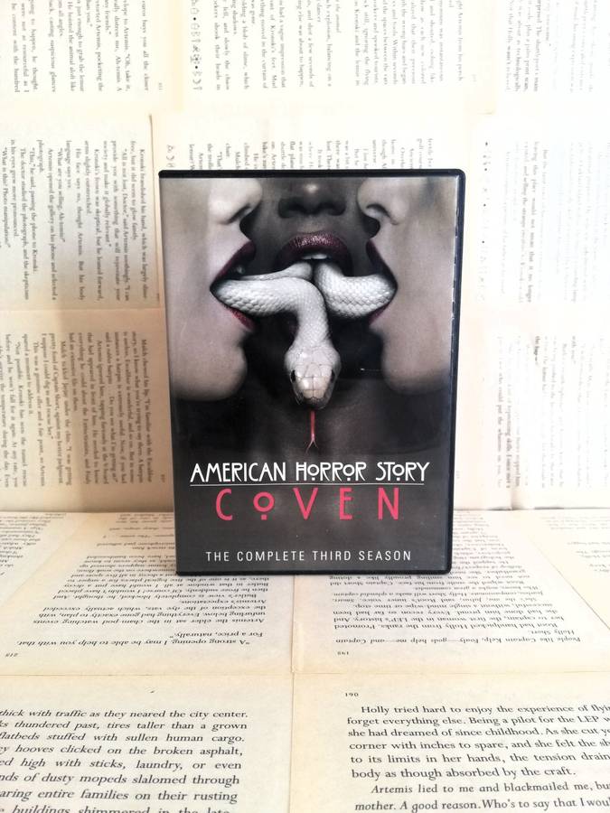 American Horror Story: Coven Season 3 [DVD]