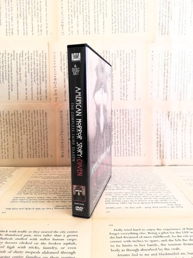 American Horror Story: Coven Season 3 [DVD]