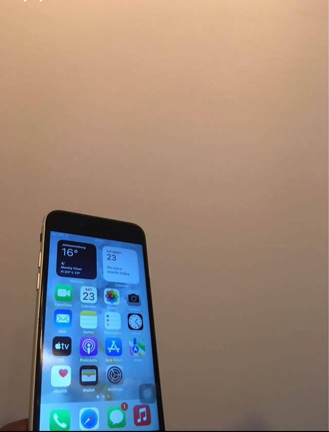 iPhone 7 32 GB And Airpods