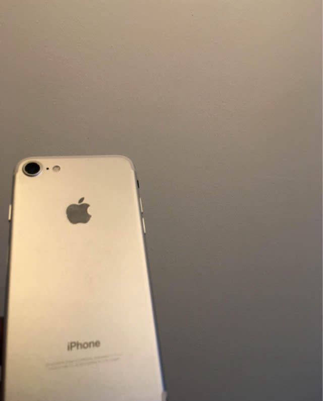 iPhone 7 32 GB And Airpods