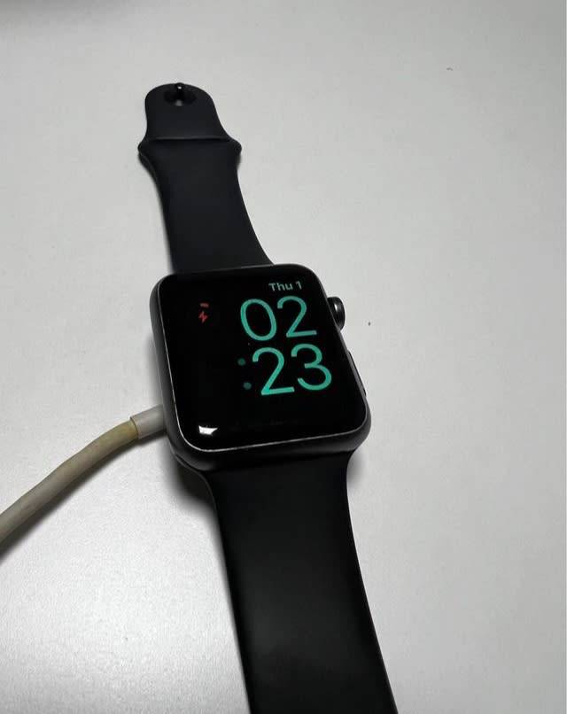 Apple iwatch with smart straps and charger