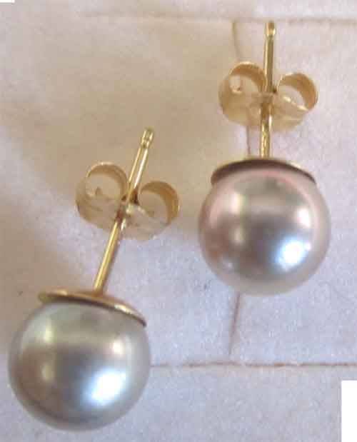 14 ct Solid Gold and Genuine Cultured Pearls Stud/  Earrings