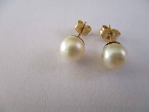 14ct Solid Yellow Gold and Genuine Cultured Pearls Earrings