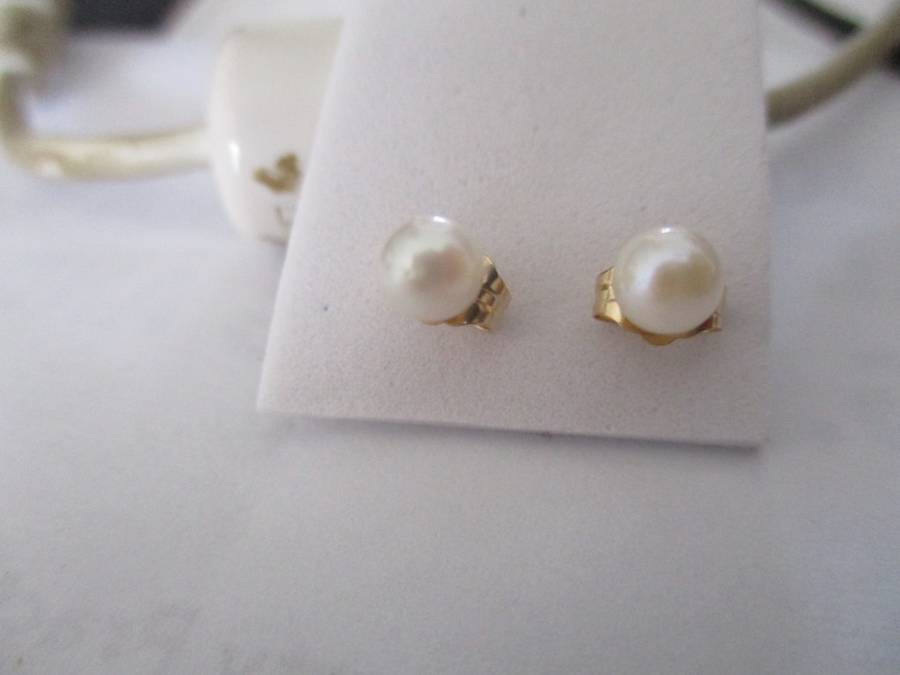 14K Gold and Culture Pearls Earrings/ Studs