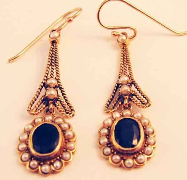 Pretty a pair of 9K Gold and Genuine Blue Spphires and Seed Pearls Earrings