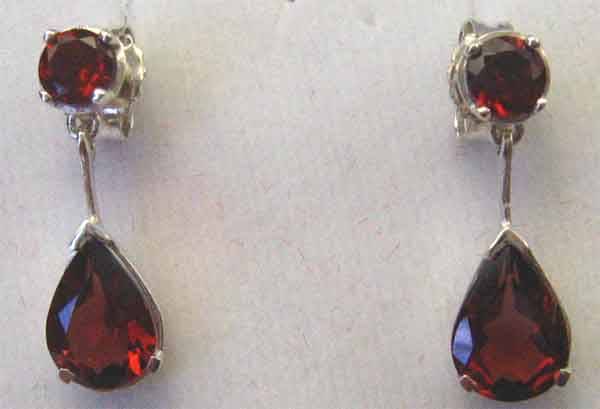 Splendid Sterling Silver and Geanuine Garnets Earrings