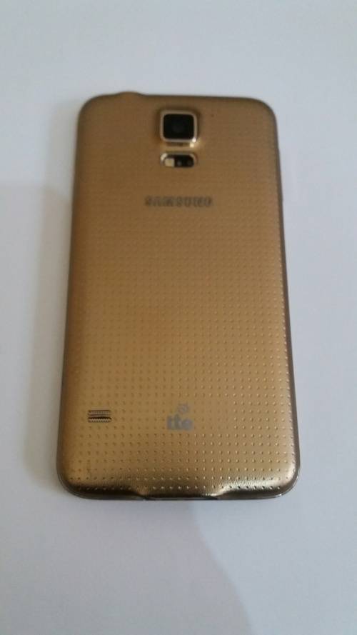 Gold Samsung S5 - Good Condition - Free Delivery - Free New Cover & Glass Protector - Have a Look