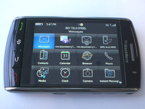 Very Neat Blackberry Storm 9500 - Bis Works all networks
