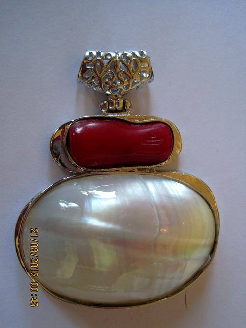 Mother of pearl and Coral pendant