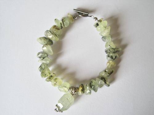 Bracelet in gentle Prehnite...