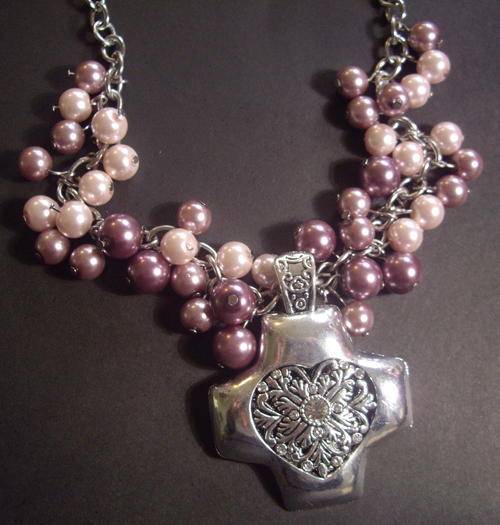 Shades of dusty rose.... necklace with chunky pendant.
