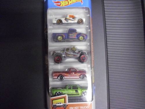 Hotwheels 5 PACK - TRUCKS