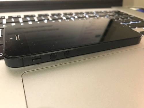 Apple iPhone 5 16GB Space Gray - Nearly looks new!