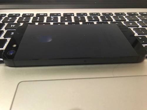 Apple iPhone 5 16GB Space Gray - Nearly looks new!