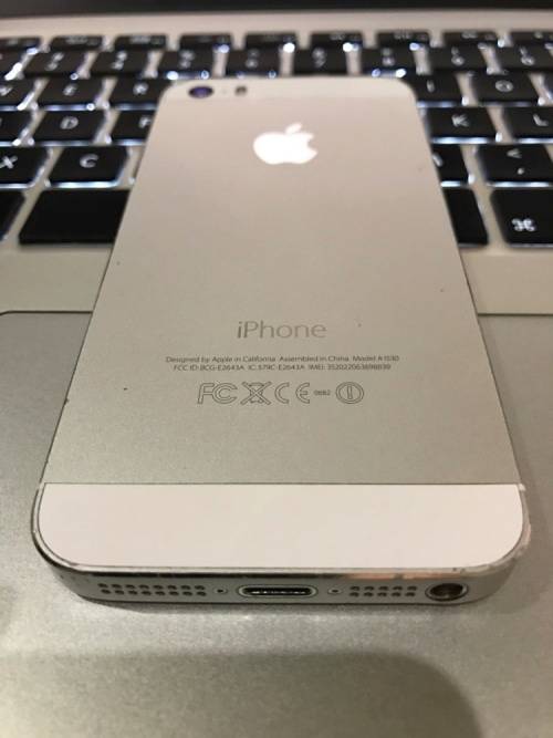 Apple iPhone 5s 32GB Silver (6 Month Warranty)
