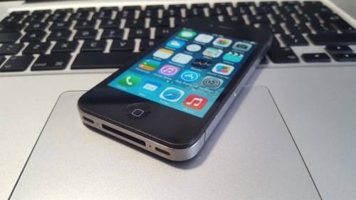 Classic! - iPhone 4 16gb Black (6 Month Warranty)